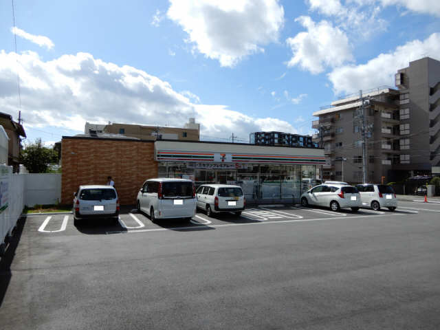 セブンイレブン　１１５ｍ